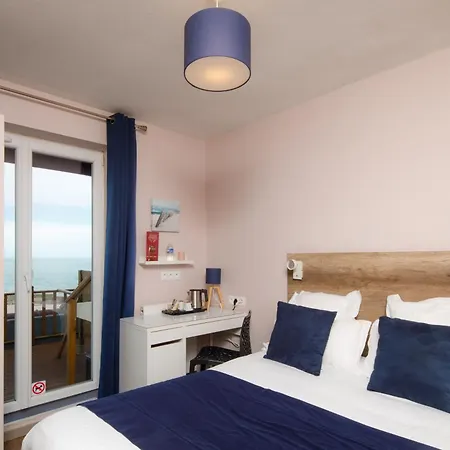 Saint Aubin Logis Hotel & Restaurant Exterior photo